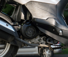 Двигатель в сборе (с колесом и воздушным фильтром) 50cc SYM SYM