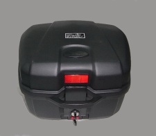 Кофр-чемодан быстросъемный черный 36л. SYM Универсальная