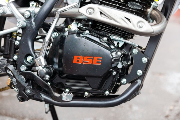 Кроссовый мотоцикл BSE Z1 150e 19/16 Zebra Orange 1 - фото 10
