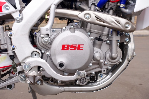 Кроссовый мотоцикл BSE M2 250e 21/18 3 Factory blue - фото 8