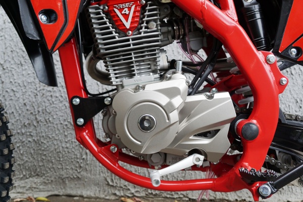 Двигатель в сборе BSE300R4V - фото 1