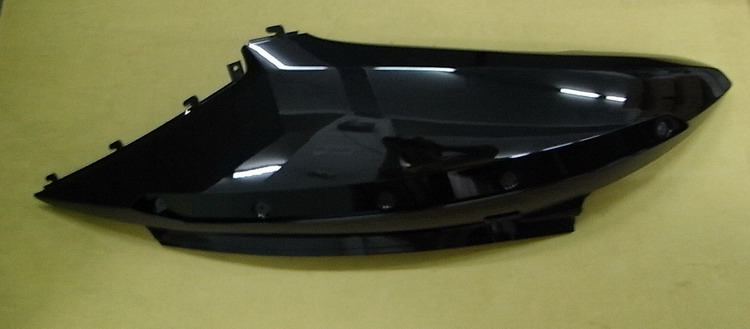 Облицовка задняя правая чёрный (BK-231P-D) SYM GTS 300