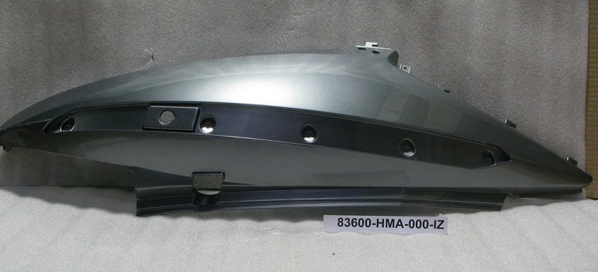Облицовка задняя левая серый (GY-430S-D) SYM GTS 300