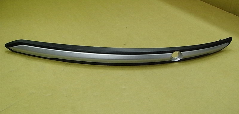 Накладка декоративная левая черный_BK-001U SYM GTS 250
