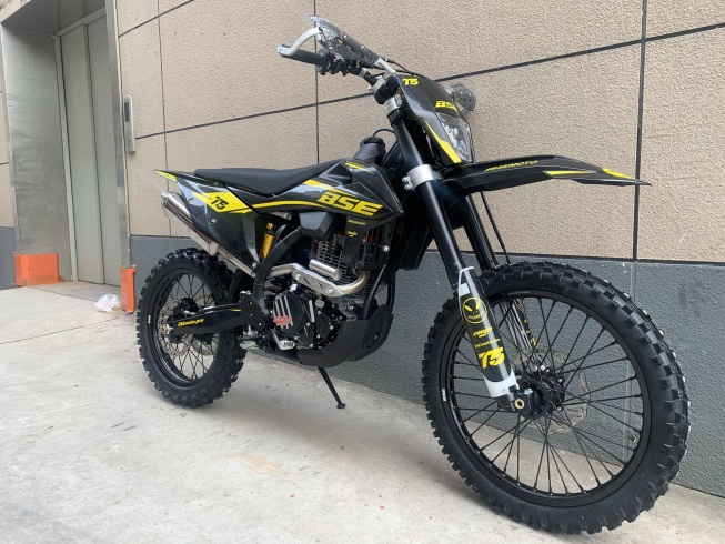Эндуро / кроссовый мотоцикл BSE T5 Black Twister (015)
