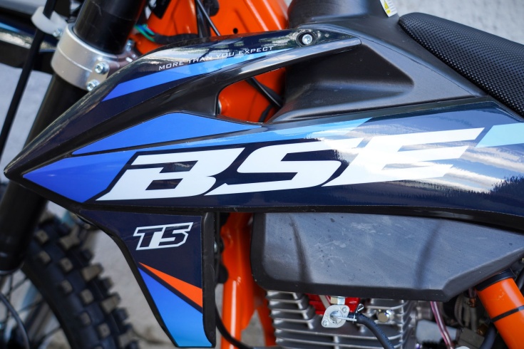 Эндуро / кроссовый мотоцикл BSE T5 Factory Blue (015)