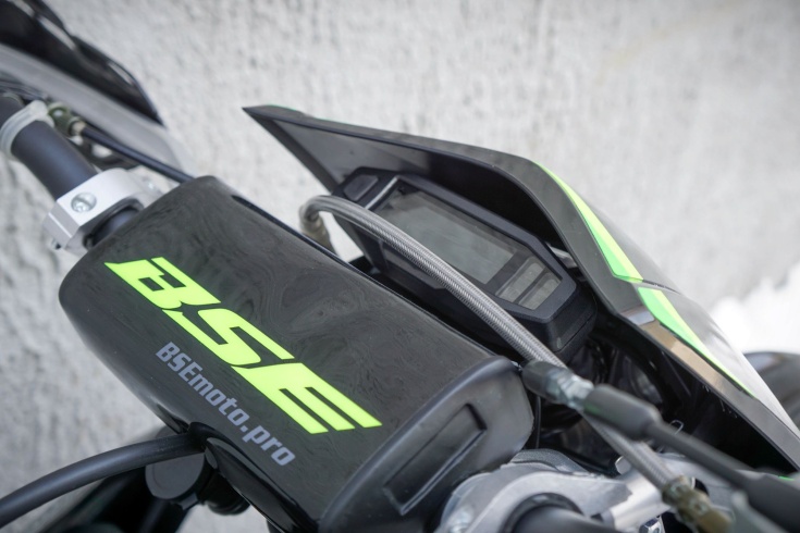 Эндуро / кроссовый мотоцикл BSE Z6 Neon Track (025)