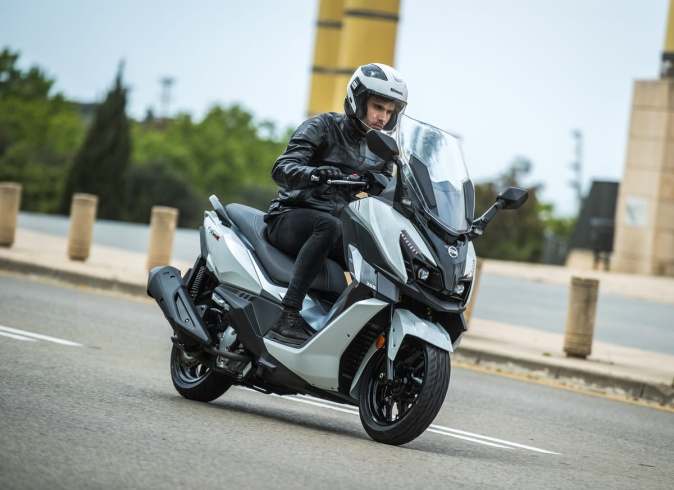 Максискутер SYM CRUiSYM a 300 серый