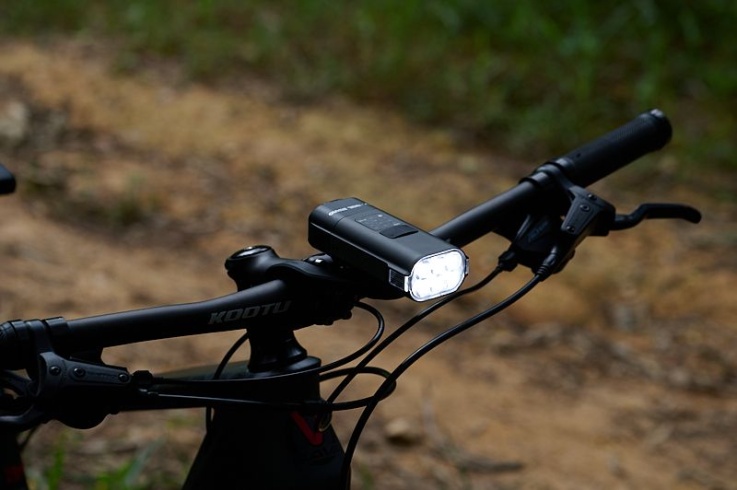 Велофара Moon Rigel Enduro 2600 люмен, 6 диодов, 8 режимов, USB-C