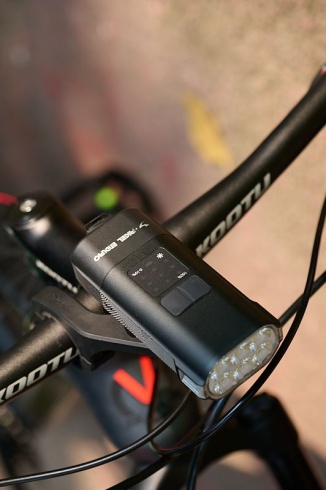 Велофара Moon Rigel Enduro 2600 люмен, 6 диодов, 8 режимов, USB-C