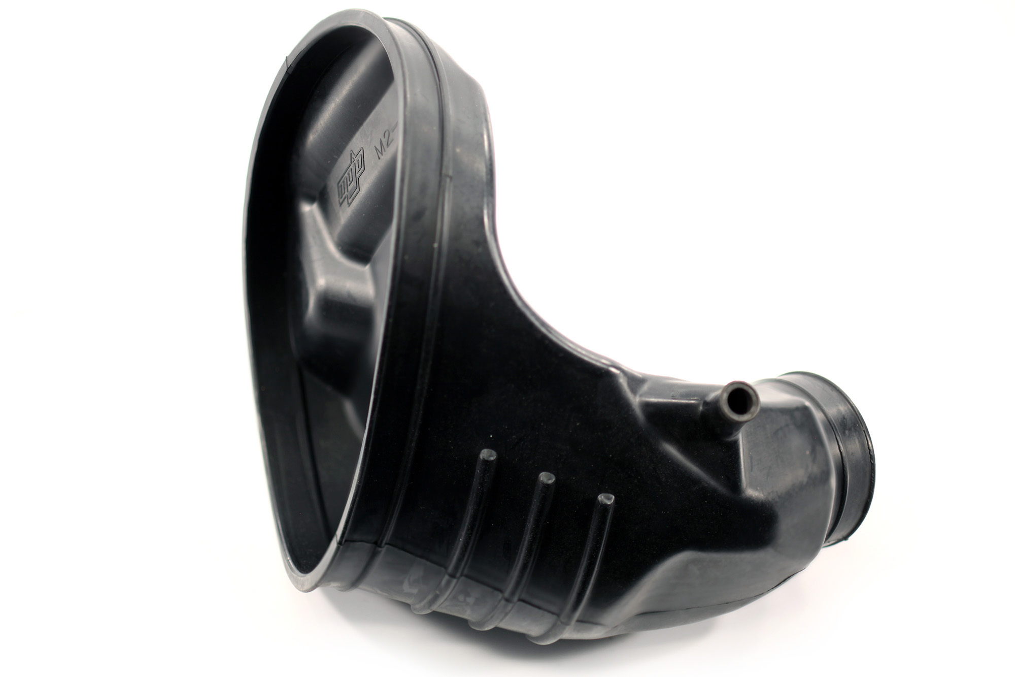 Патрубок соединительный фильтр/карб. (конфузор) d54 BSE M2 M2Y Z7