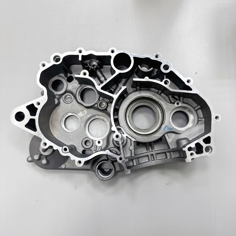 Картер двигателя правый BSE ZS177MM