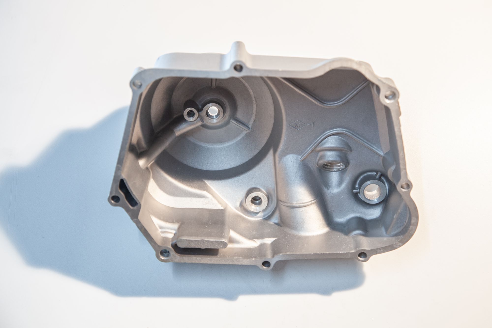 Крышка двигателя правая BSE 154FMI