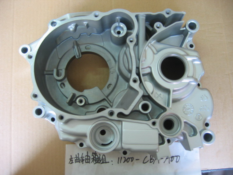 Картер двигателя левая половина SYM