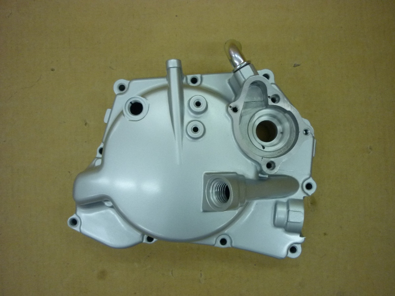 Крышка коленвала правая SYM