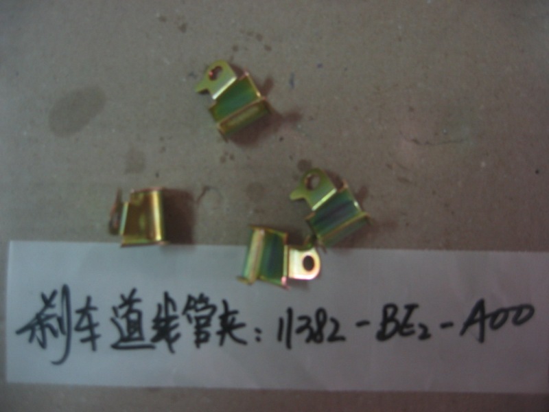 Кронштейн троса тормоза SYM