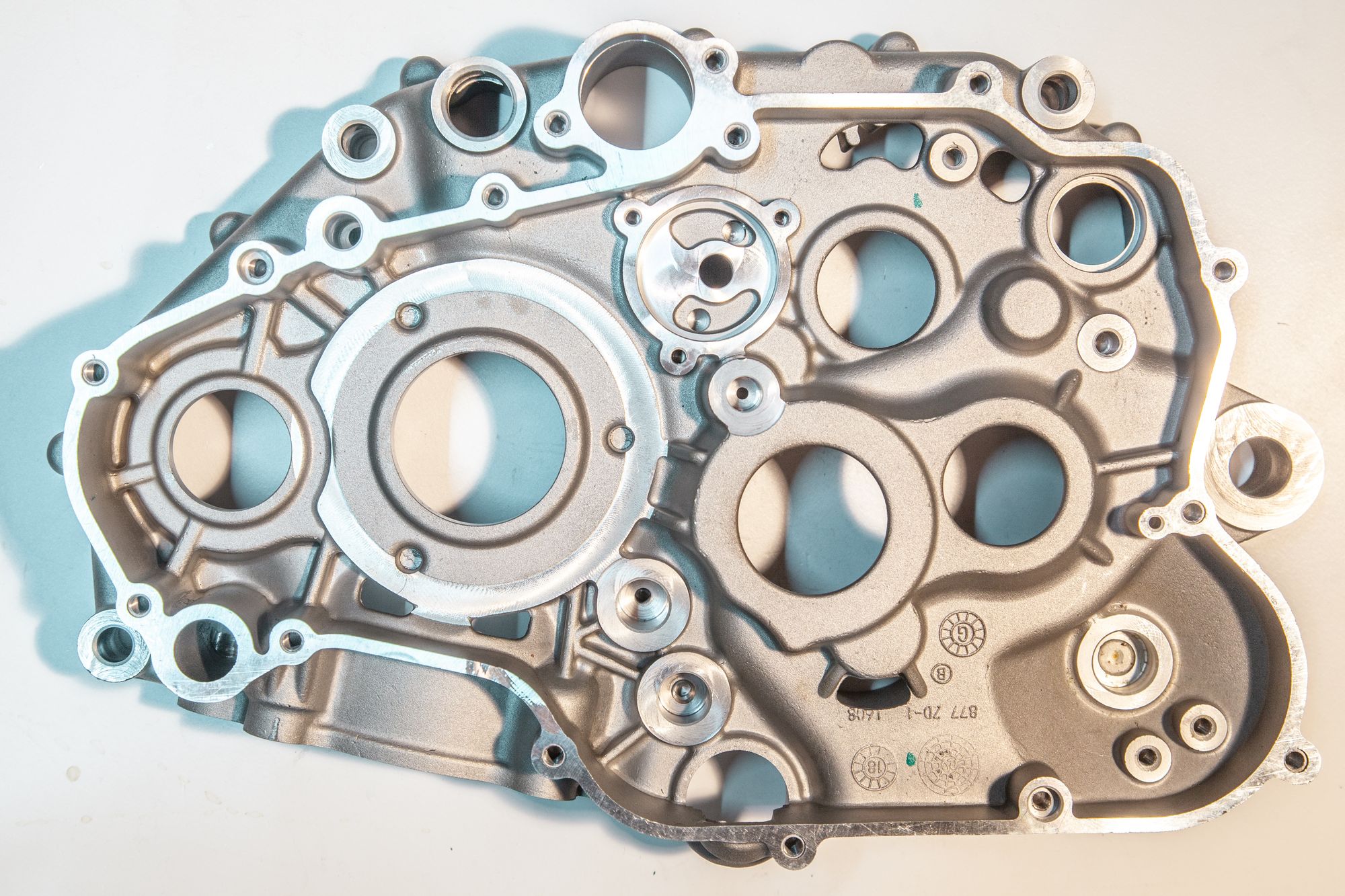 Картер двигателя правый BSE ZS177MM