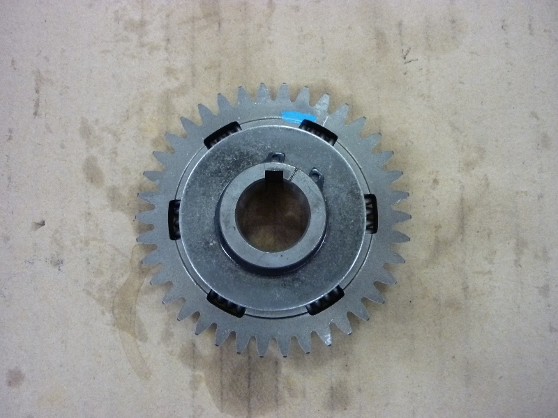 Приводная шестерня балансирного вала SYM
