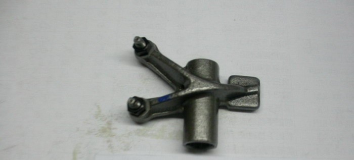 Коромысло впускного клапана в сборе SYM JoyMax 300 GTS 300
