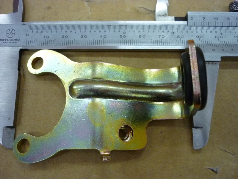 Кронштейн корпуса воздушного фильтра SYM