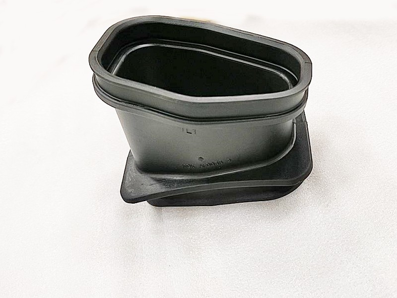 Патрубок фильтра воздушного SYM