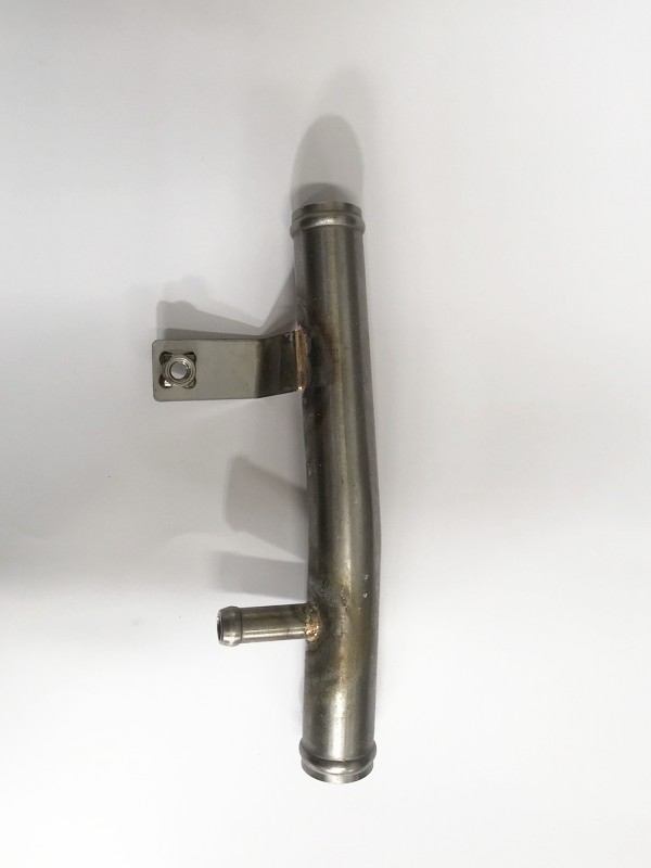 Патрубок системы охлаждения (металл) SYM