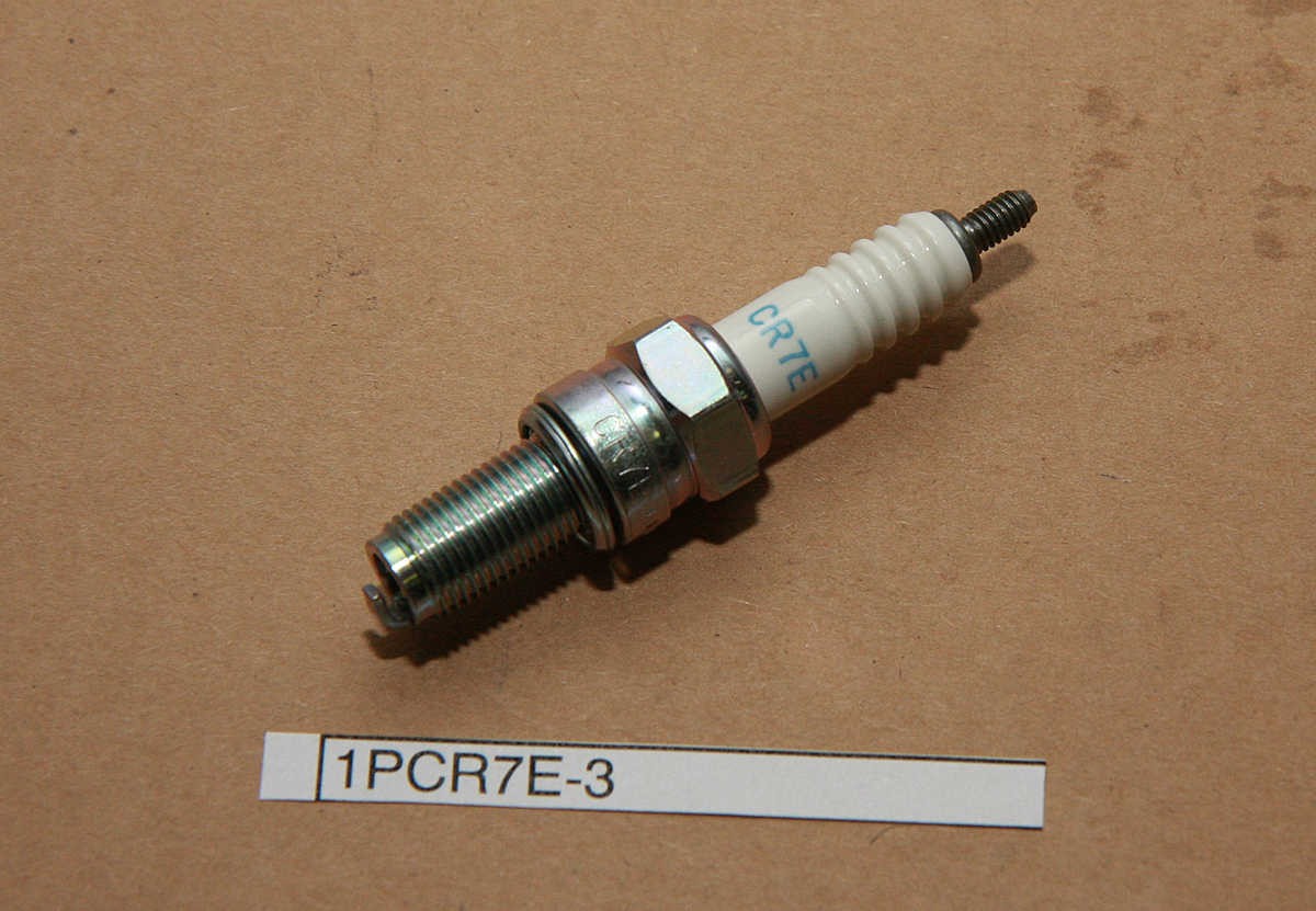 Свеча зажигания CR7E SYM JoyRide 200