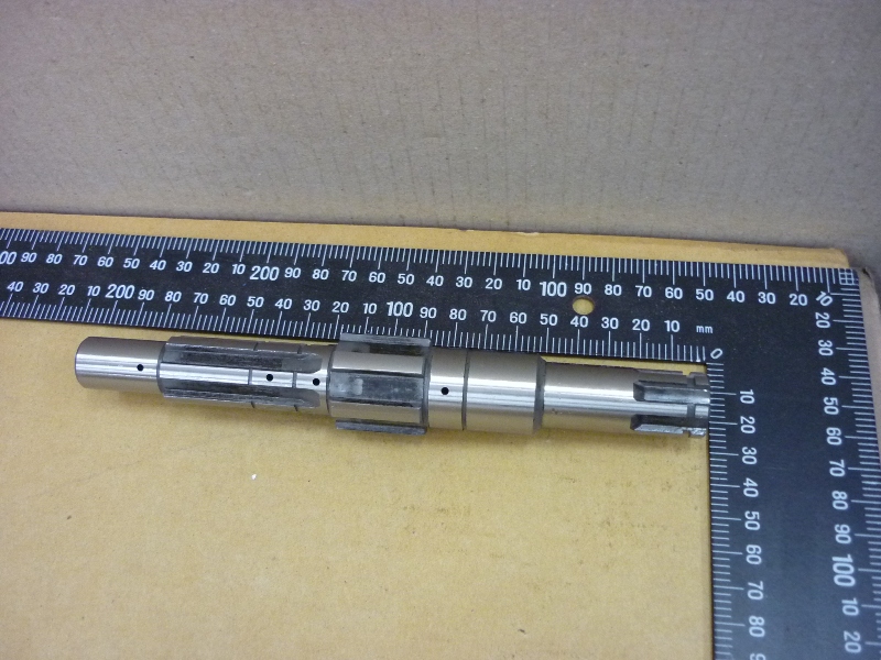 Вал редуктора промежуточный SYM