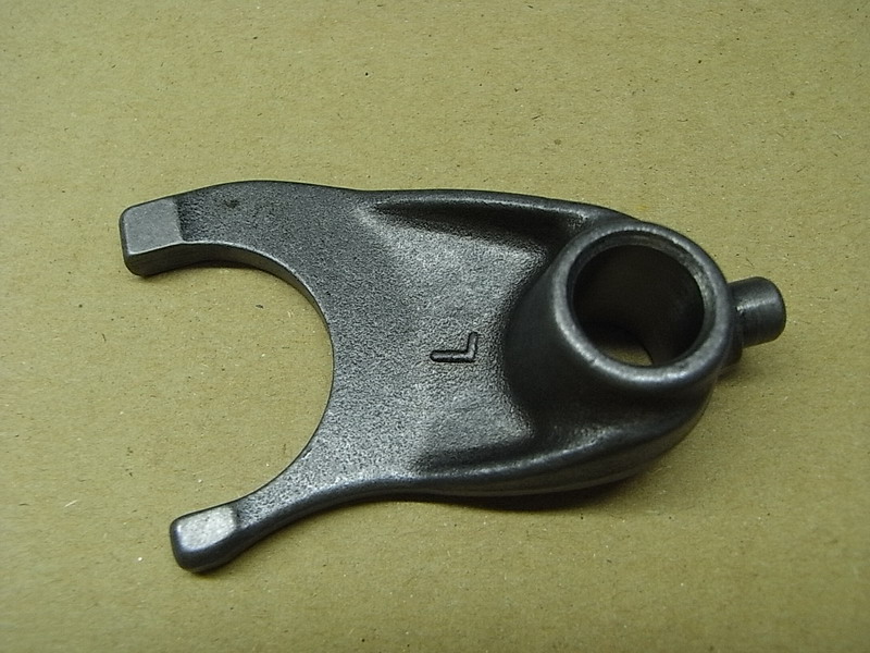 Вилка переключения левая SYM