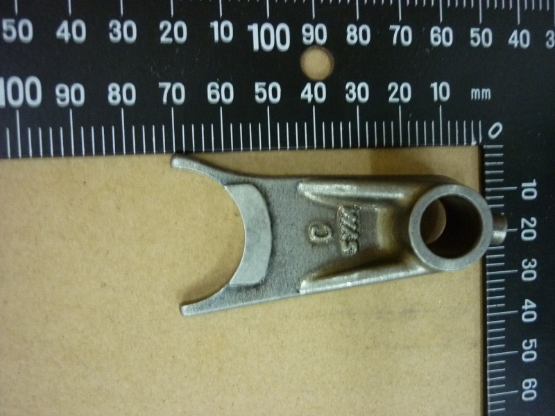 Вилка механизма переключения передач центральная SYM Wolf 250