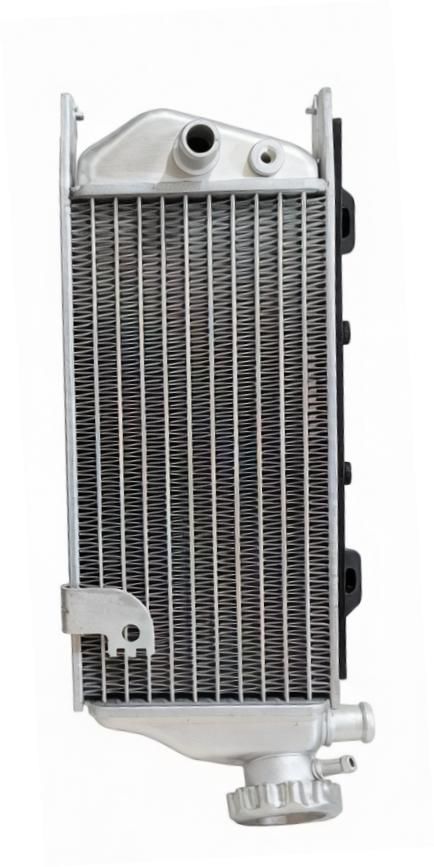 Радиатор правый BSE Z7