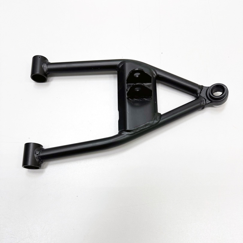 Рычаг нижний правый чёрный BSE XT-1