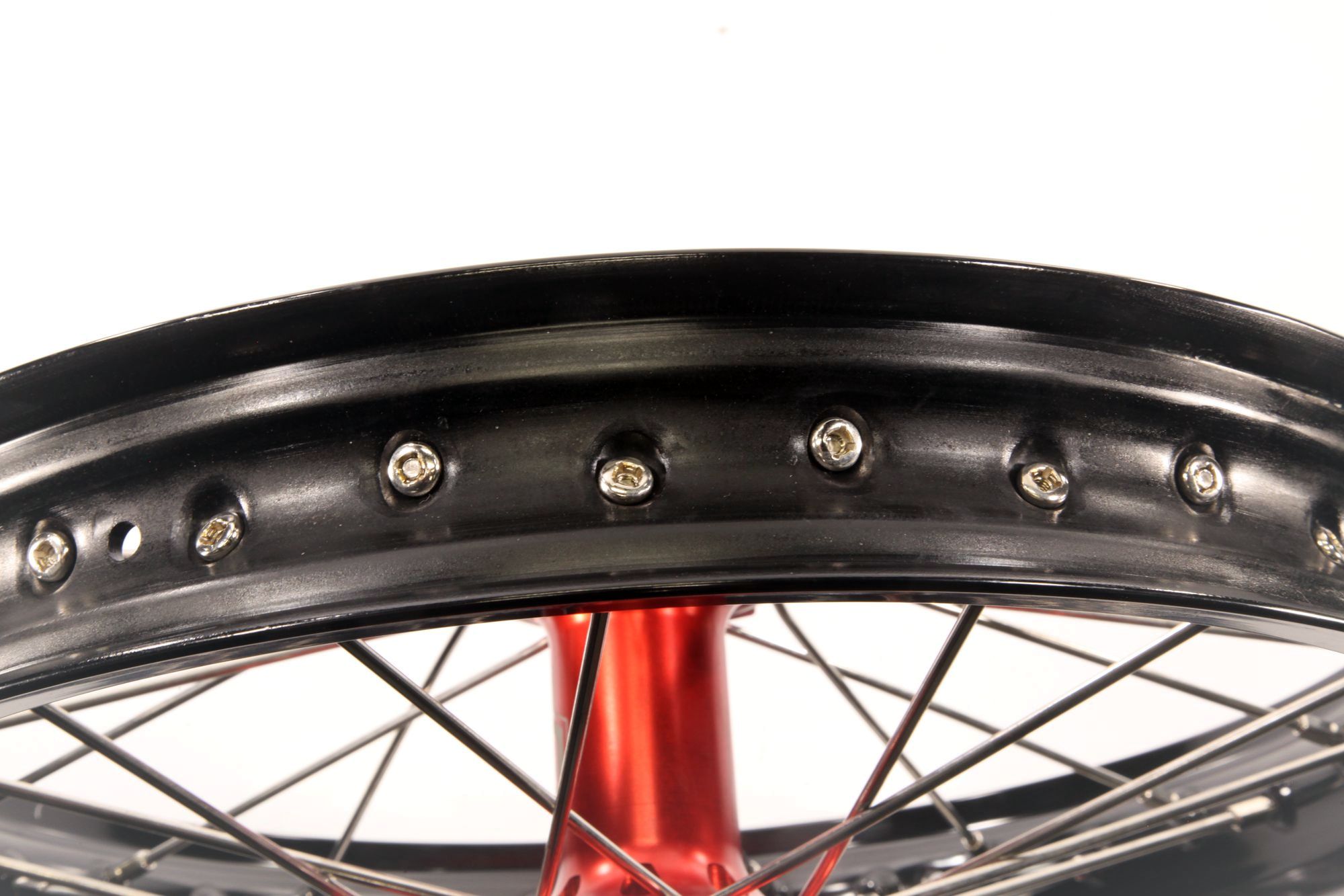 Диск колёсный задний 18" 2,15x18 CRF(32H) CNC MOJO 25мм чёрный обод BSE Z8 RTC 300 M8