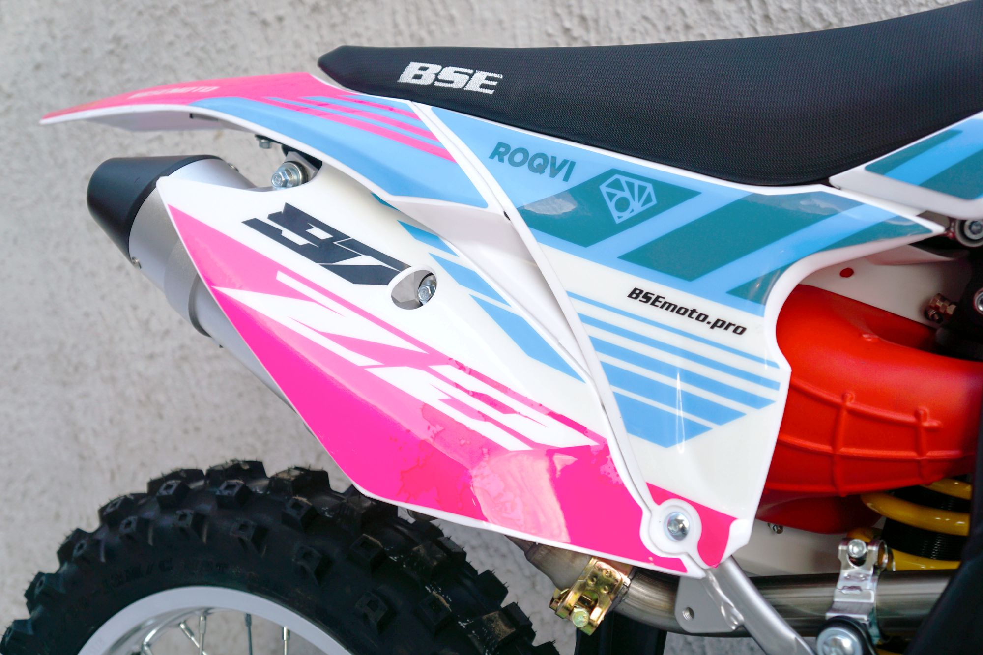 Наклейки BSE Z2 Roqvi Pink BSE Z2