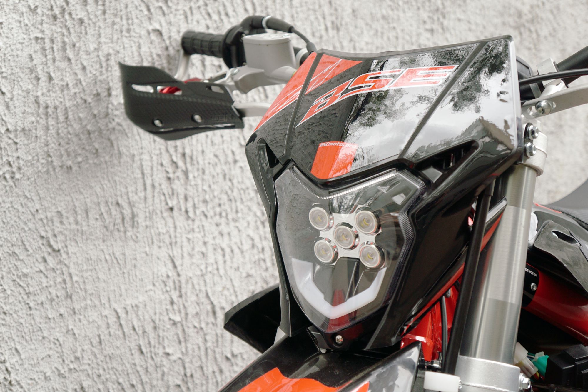 Наклейки BSE Z11 Red BSE Z11