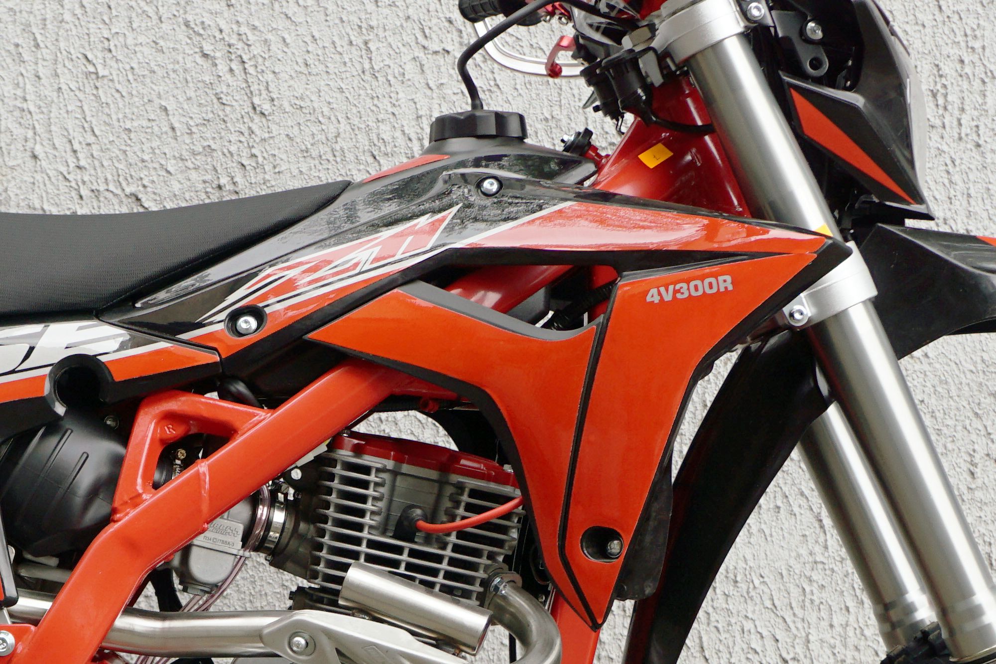 Наклейки BSE Z11 Red BSE Z11