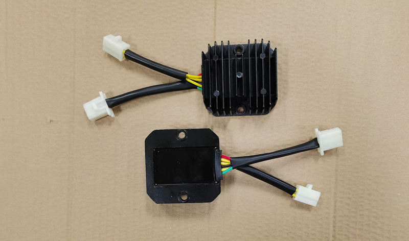 Реле регулятор SYM