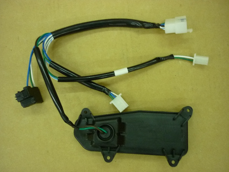 Разъем фары правый SYM