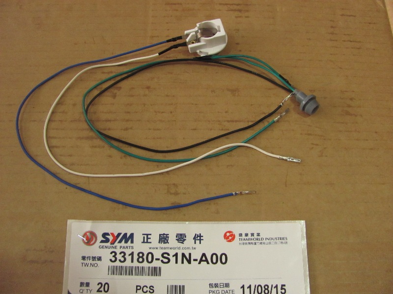 Разъем фары SYM