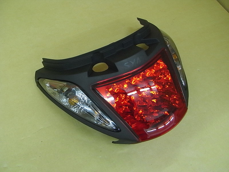 Фонарь задний в сборе SYM GTS 300