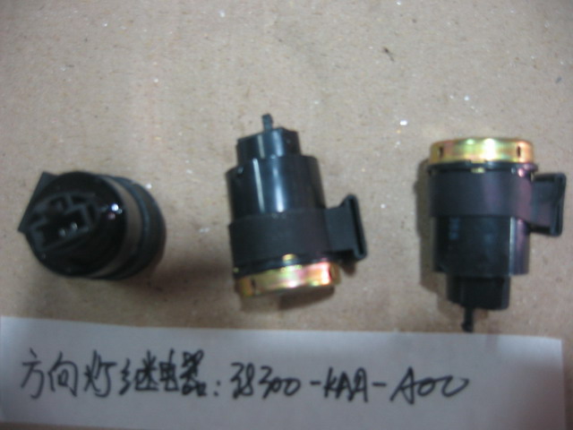 Реле указателей поворотов SYM