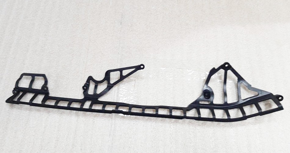 Пластина защиты цепи верхняя SYM