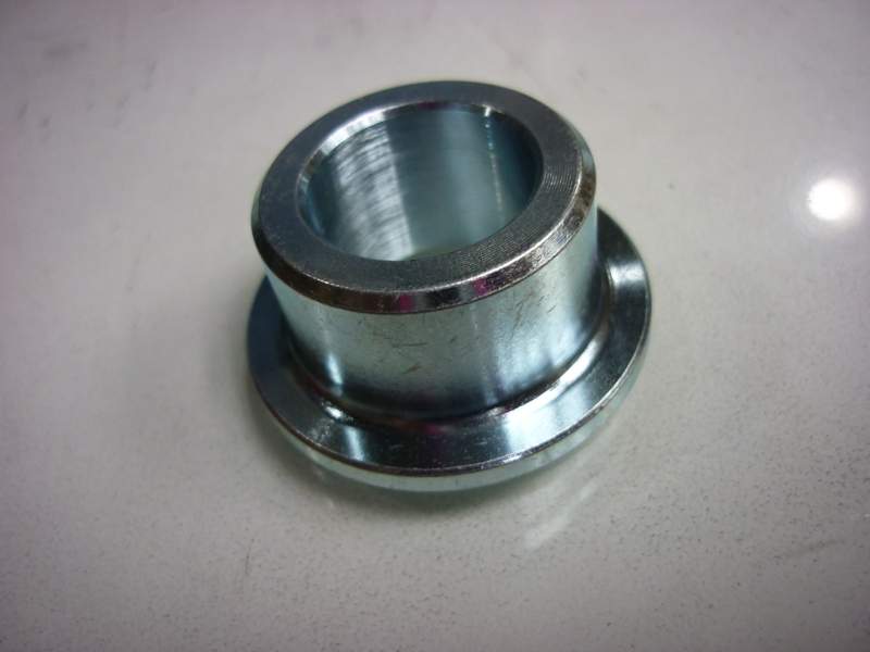 Втулка задней оси SYM