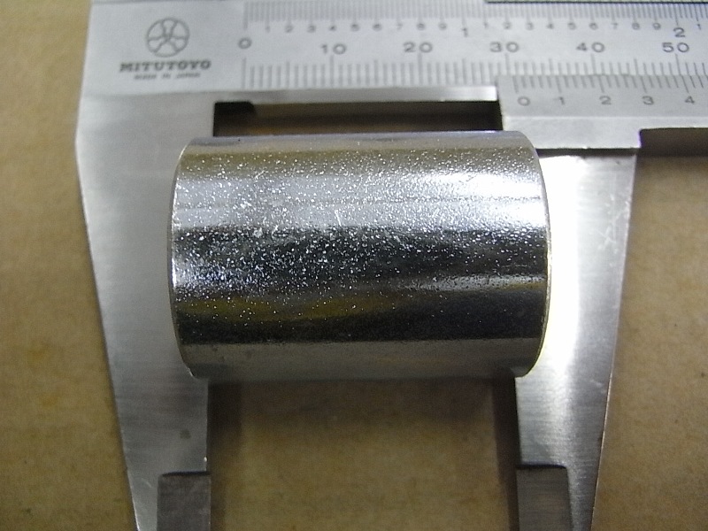 Втулка переднего колеса боковая SYM