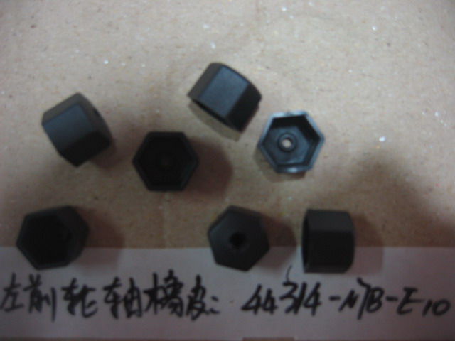 Резинка передней оси левая SYM