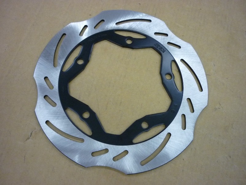 Диск тормозной передний левый черный_BK-001C SYM Maxsym 400 Maxsym 600