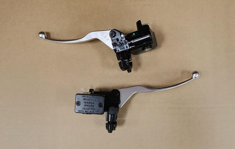 Цилиндр тормозной главный с рычагом в сборе SYM