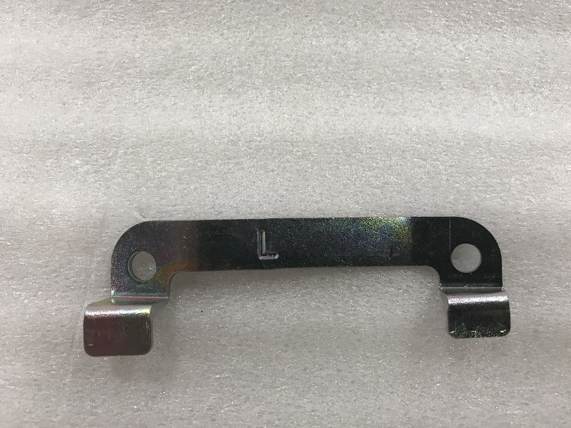 Кронштейн петли бардачка левый SYM