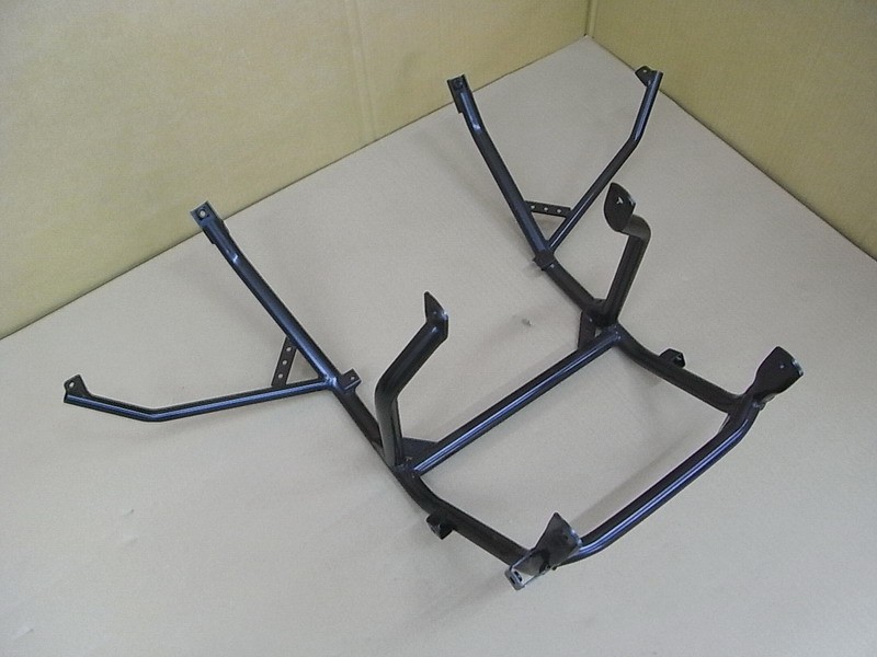 Кронштейн крепления бампера переднего черный_BK-001C SYM ATV 600 ATV 600LE