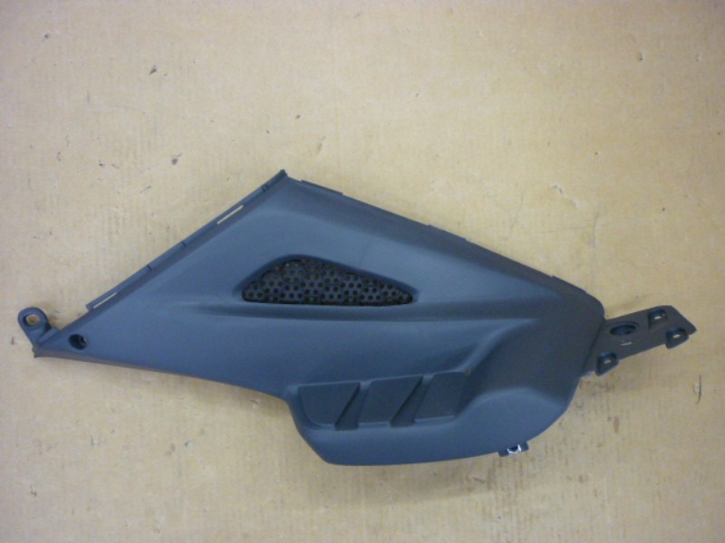 Панель пола передняя правая серый_GY-426U SYM RS 125 RS 150